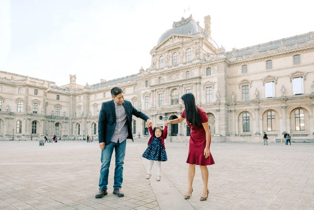 family photo session at the Louvre in Paris france